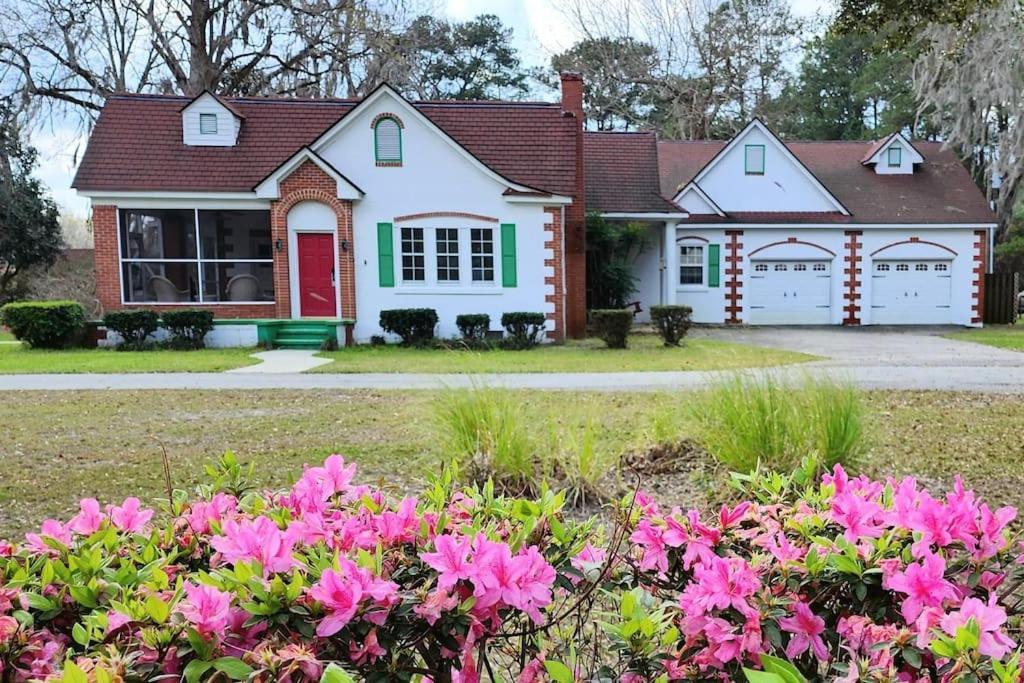 A Retro Rejuvenation Villa Midway Exterior photo